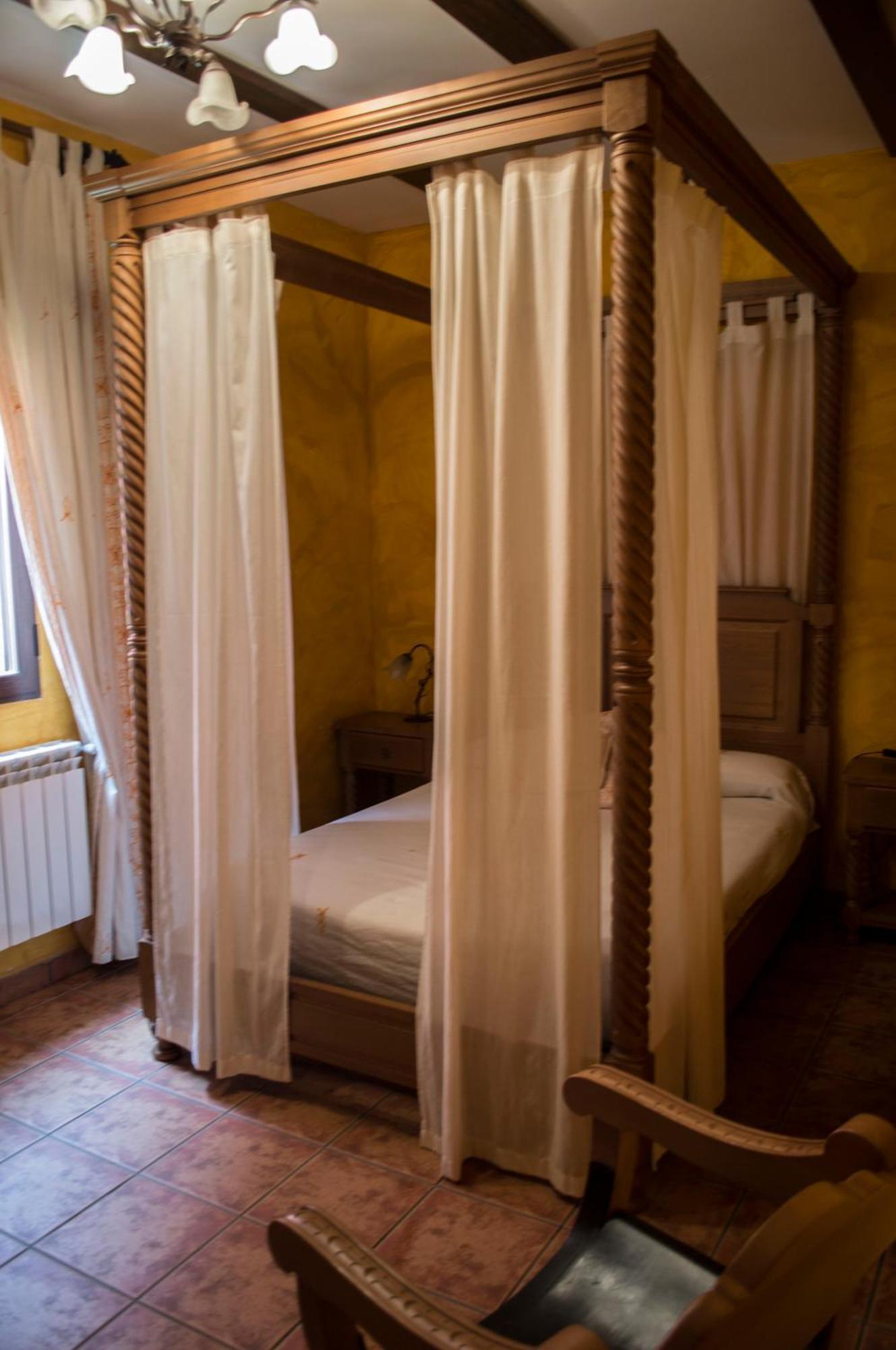 Apartamentos Rurales Alvado Tamajon Kültér fotó