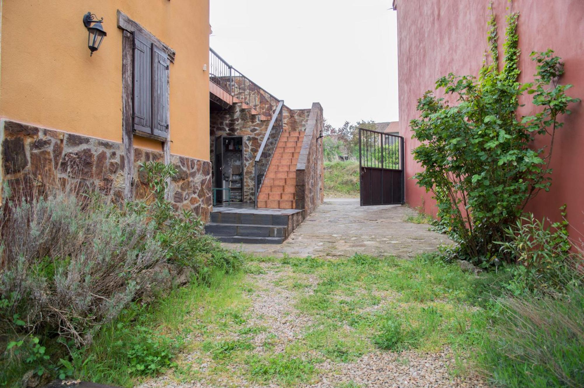 Apartamentos Rurales Alvado Tamajon Kültér fotó