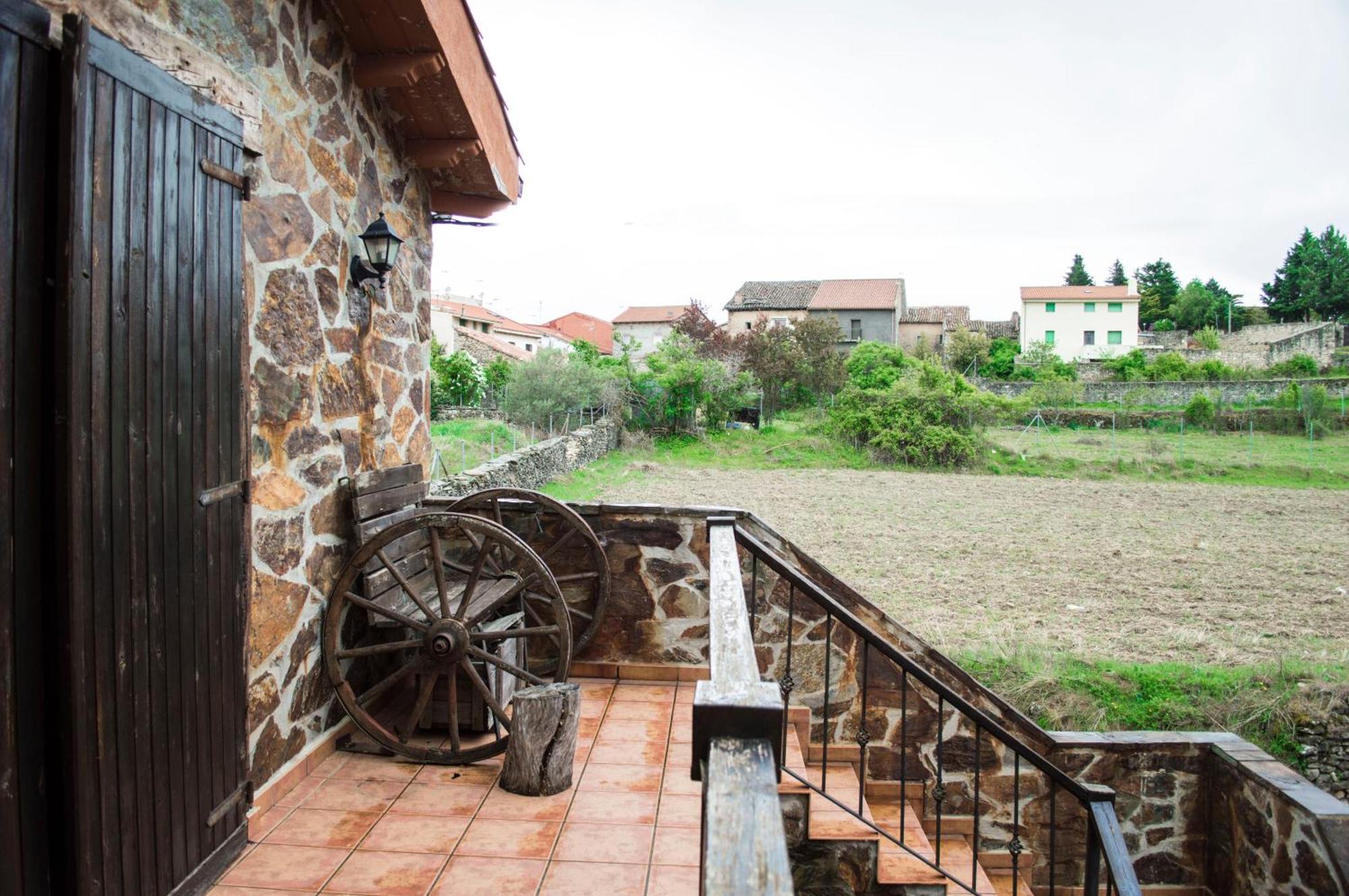 Apartamentos Rurales Alvado Tamajon Kültér fotó