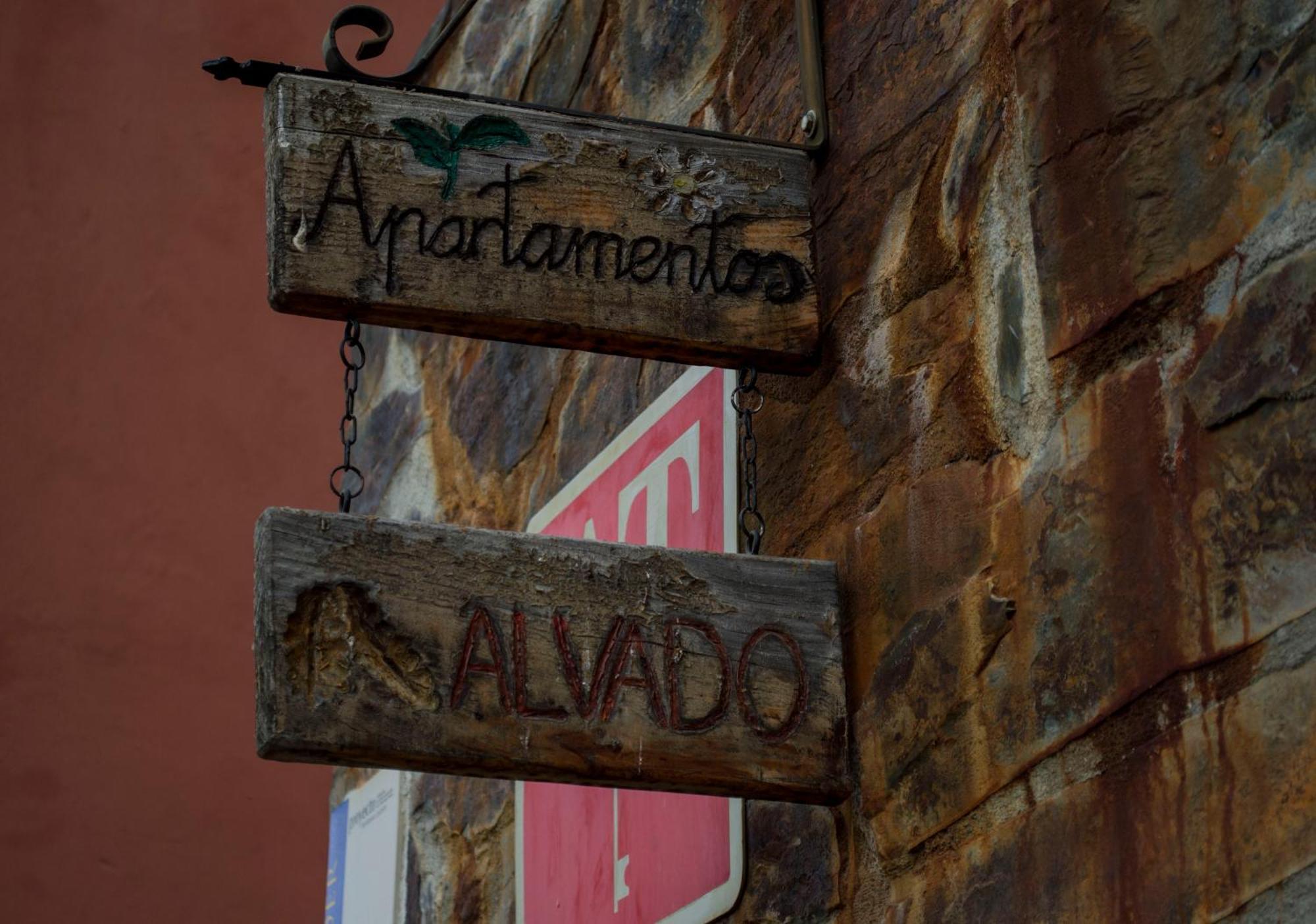 Apartamentos Rurales Alvado Tamajon Kültér fotó